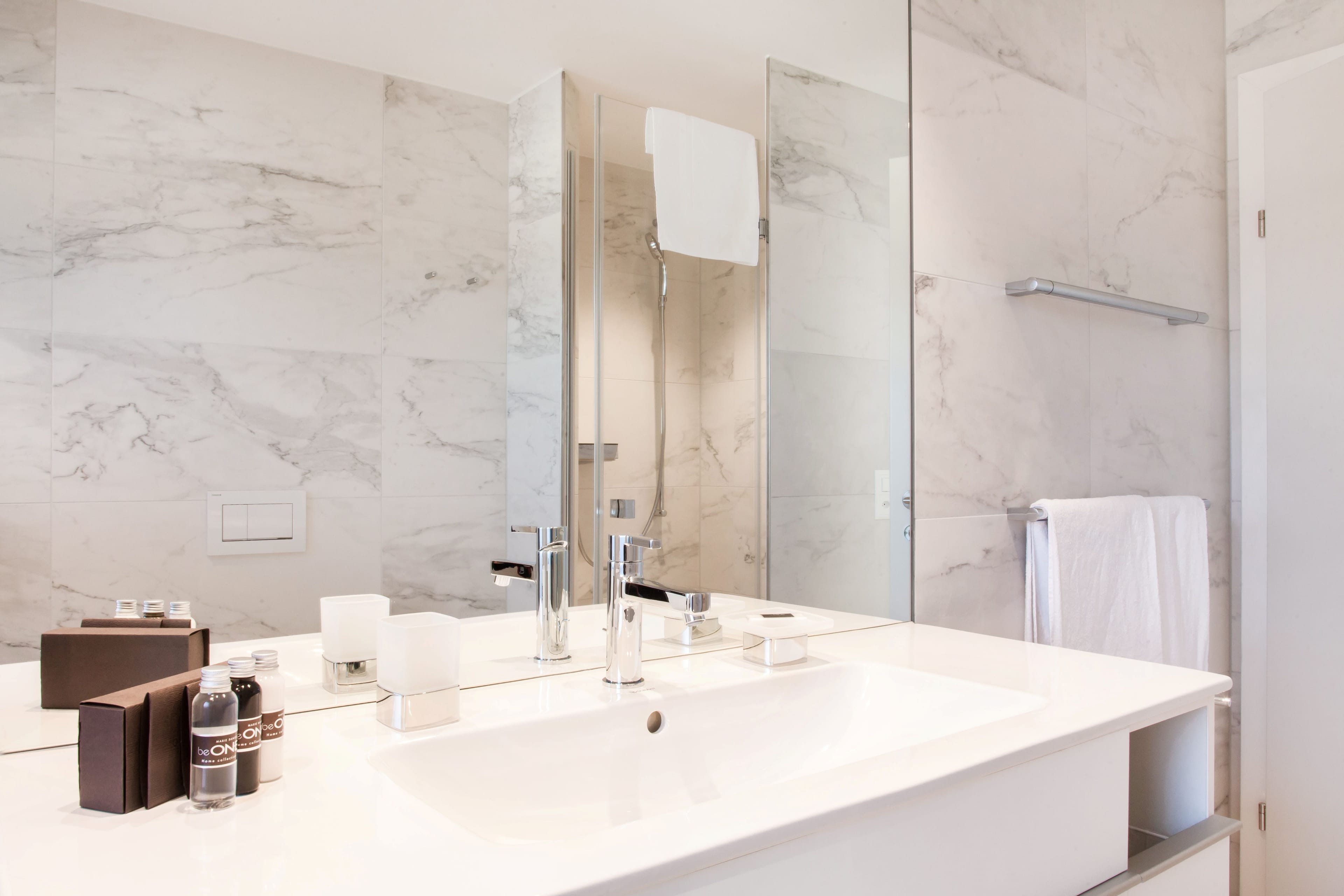 studio_penthouse_apartment_bath_citystay_zuerich