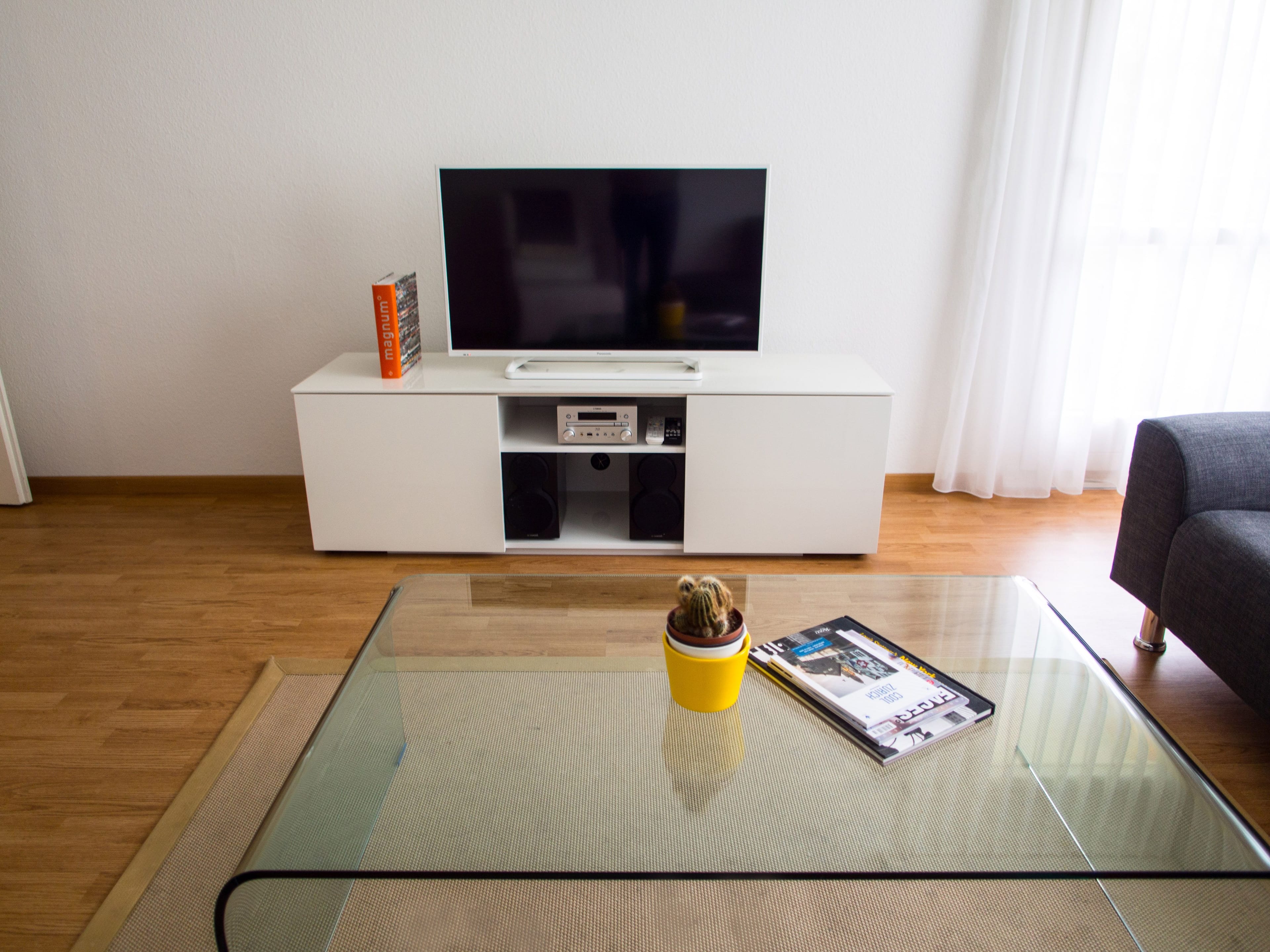 1_bedroom_apartment_livingroom_bruettisellen_citystay