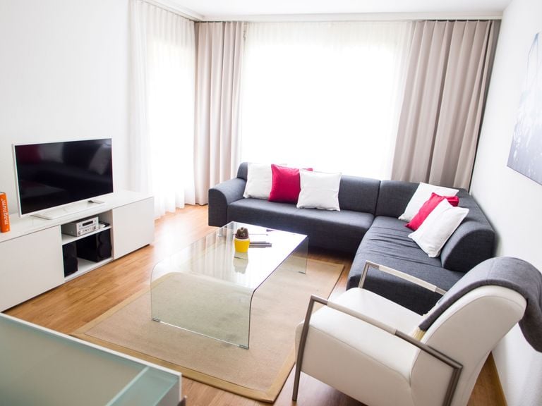 2_bedroom_apartment_livingroom_bruettisellen_citystay